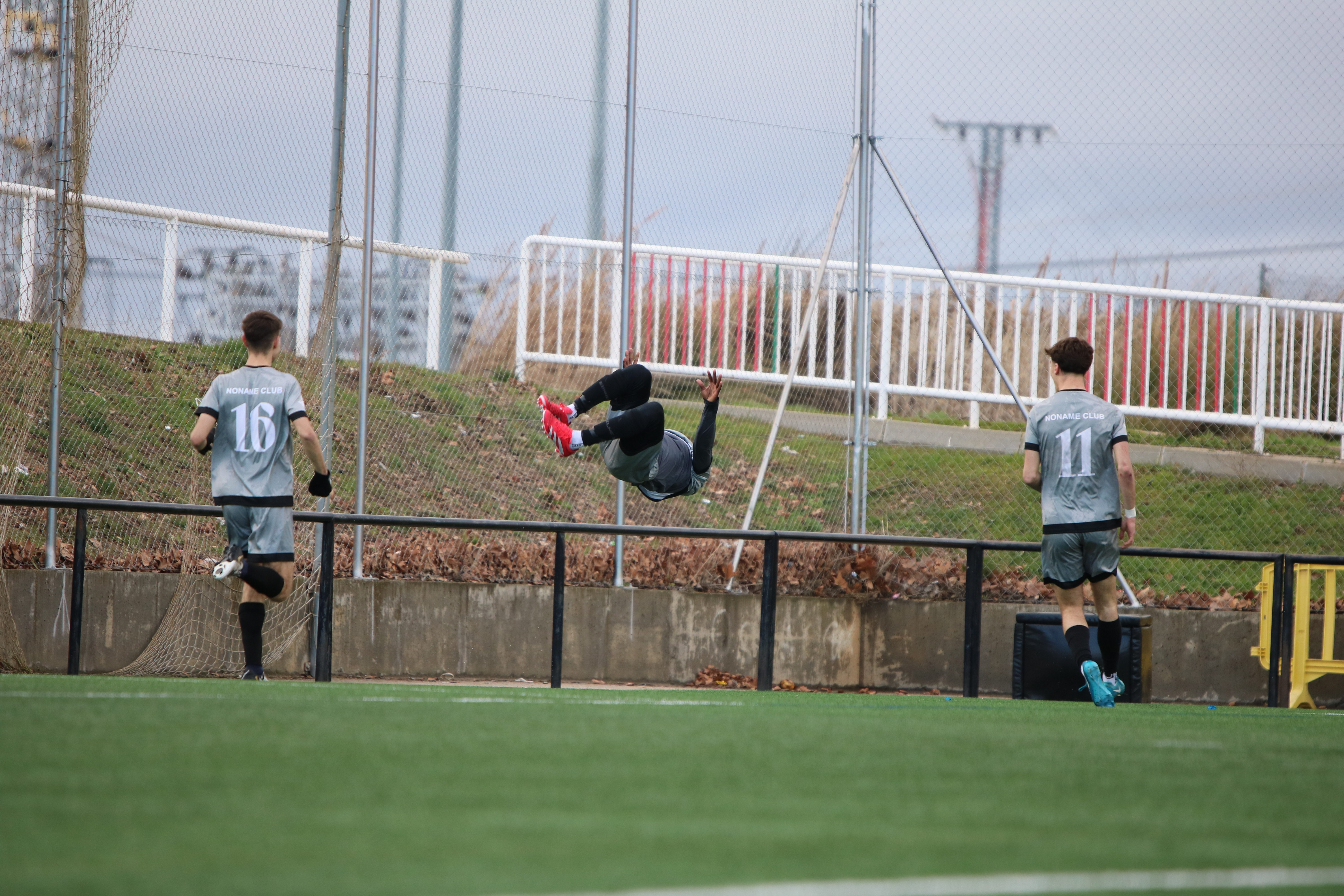 El Noname Club mantiene su racha con un sólido 2-0 ante Sariegos.
